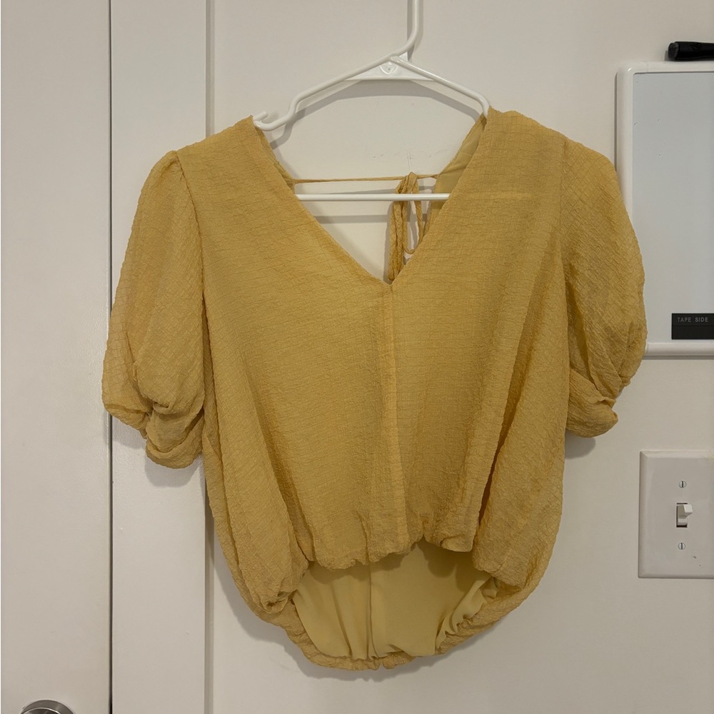 Yellow cropped blouse - size S